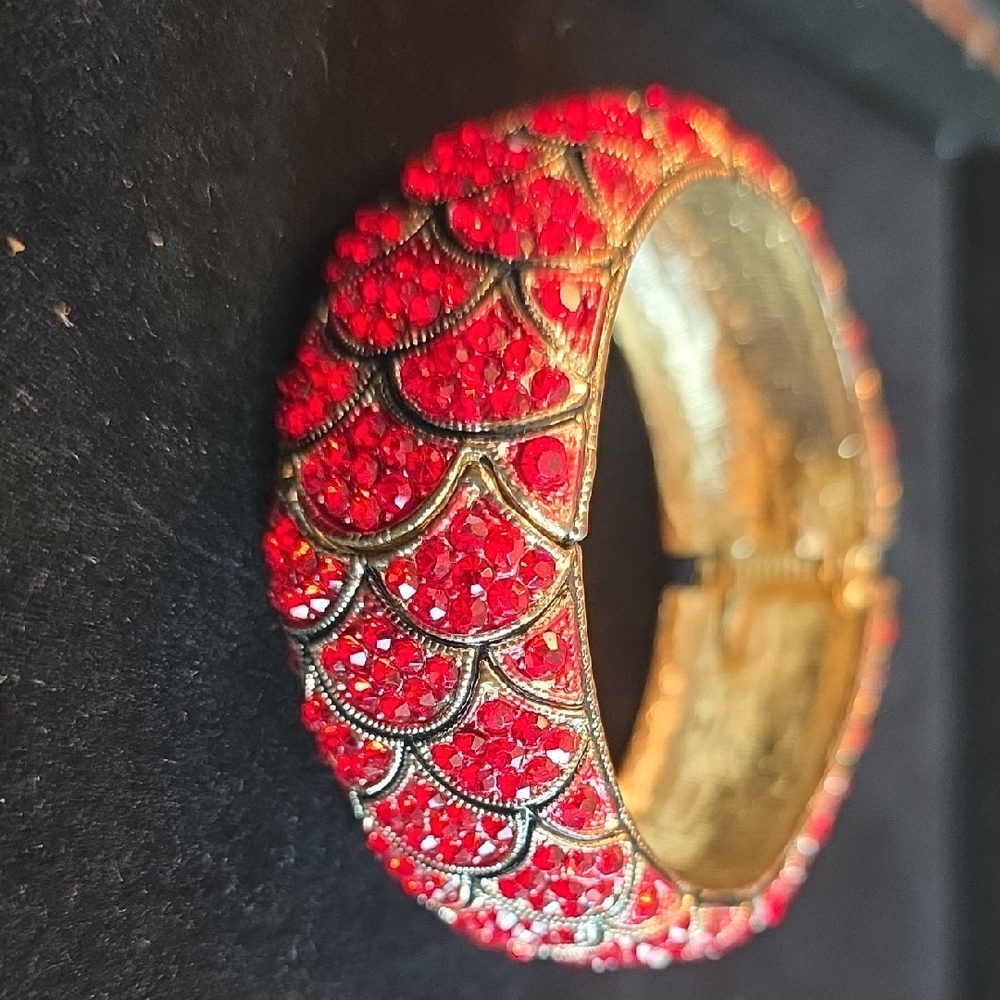 Elegant Red and Gold Bracelet